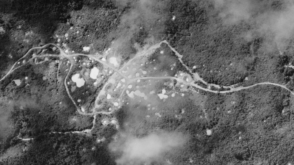 Letectvo Spojených států bombardovalo klíčové body na Ho Či Minově stezce