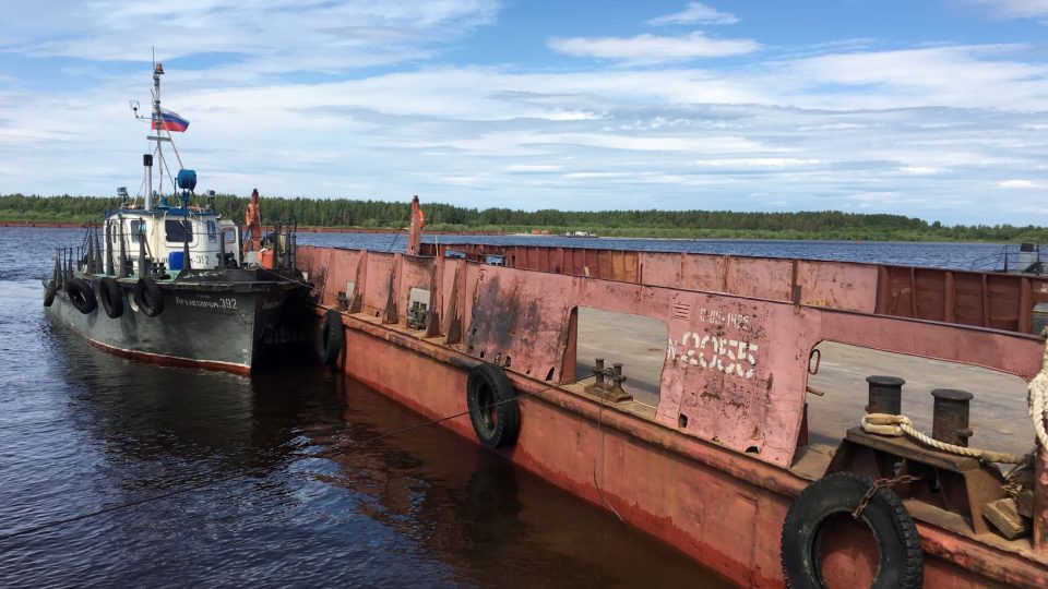 V severním Rusku donedávna pracovali tahači vorů a lodí, tzv.burlaci. Ty už nahradily nákladní lodě