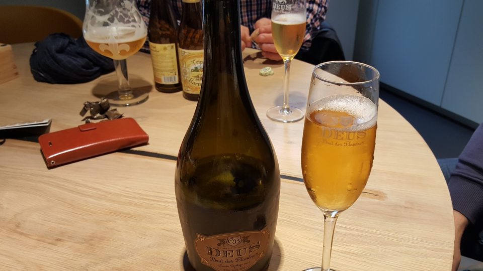Šampaňské pivo z belgického pivovaru Bosteels chuťově připomíná šampaňské, ale vyrábí se stejně jako pivo ze sladu