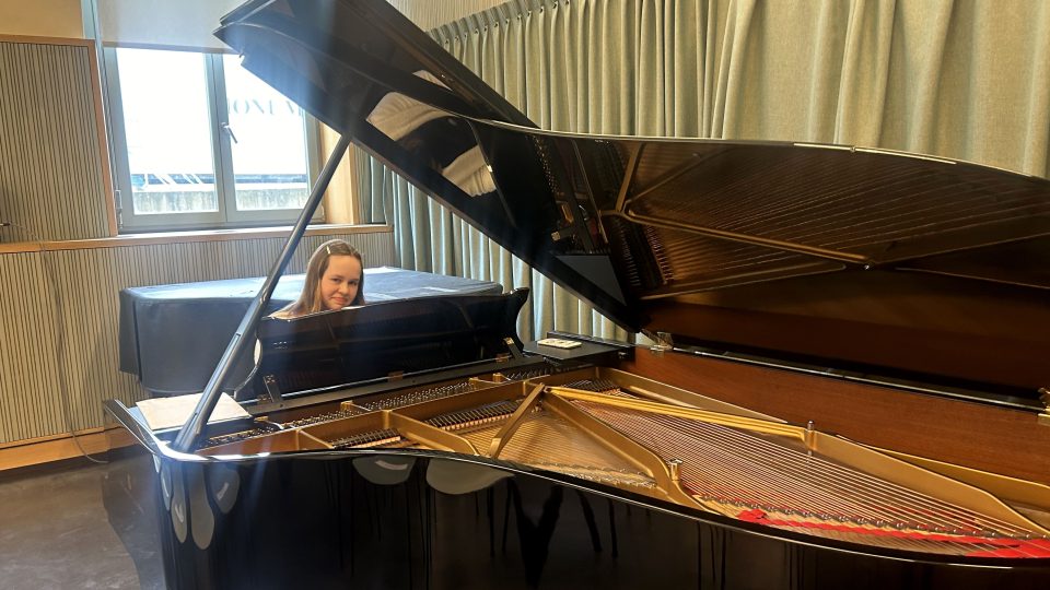 Talentovaná 13letá pianistka Klára Gibišová