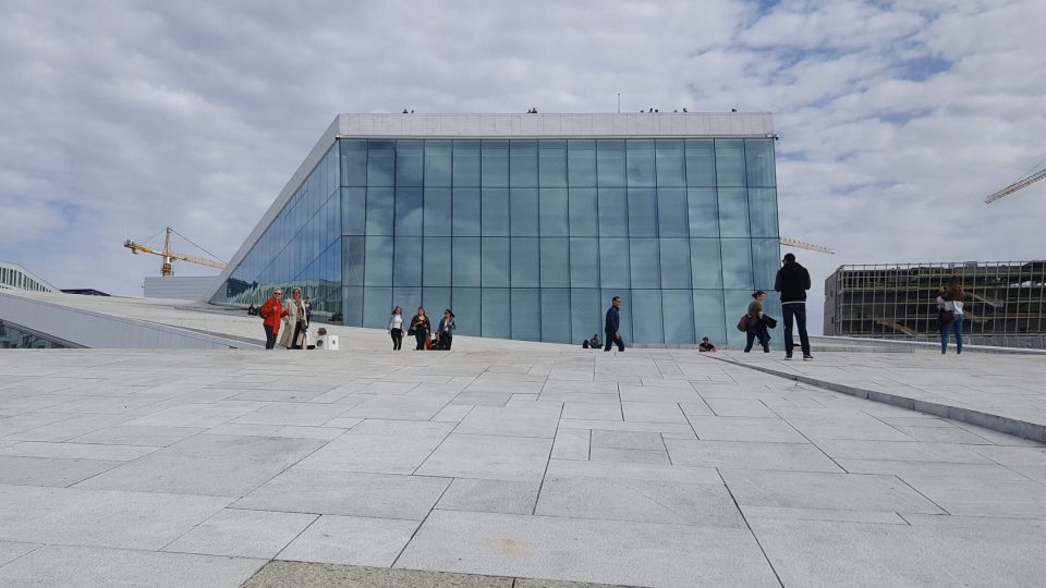 Mezi klenoty světové architektury se před několika lety zařadila i norská opera v Oslu