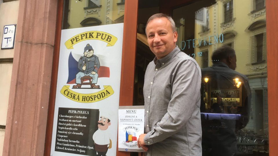 Pepik Pub si před čtyřmi lety otevřel Arkadiusz Pańka