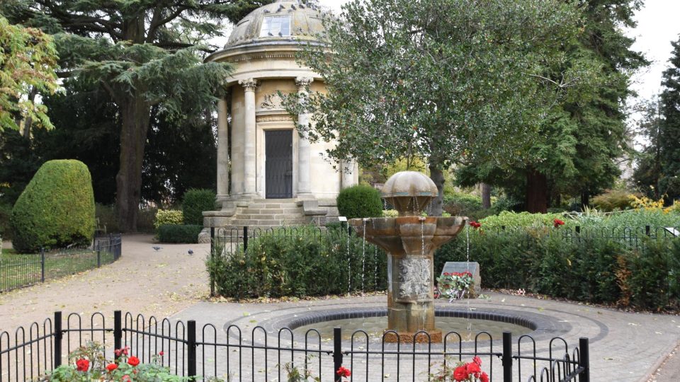 V parku anglického města Leamington Spa stojí fontána Československé svobody už půl století