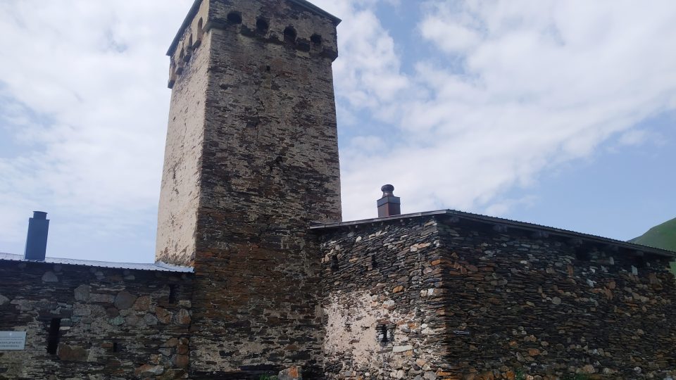 Lamaria, klášter z dvanáctého století nad osadou Ušghuli