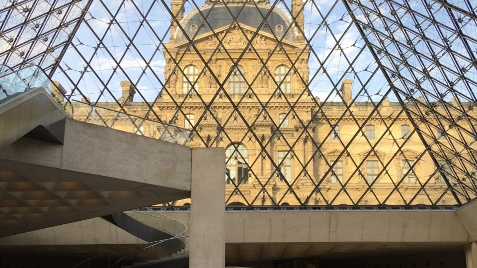 Nejlepší díla Leonarda da Vinci pod střechou muzea v Louvru. To je výstava k 500. výročí úmrtí renesančního génia