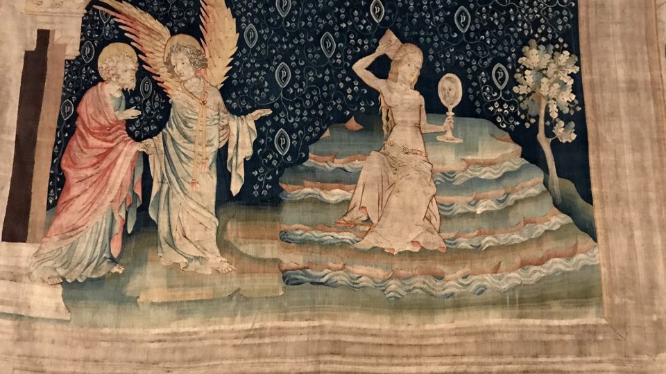 Na tapiserii jsou vyobrazená nejen bájná zvířata, andělé, biblické mužské postavy, ale i reálné osobnosti té doby