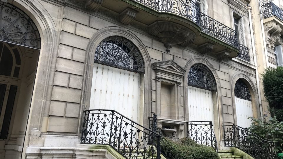 Palác na Avenue Foch v Paříži patřil v 19. století manželům Ennerovým | foto: Marie Sýkorová, Český rozhlas Palác na Avenue Foch v Paříži patřil v 19. století manželům Ennerovým