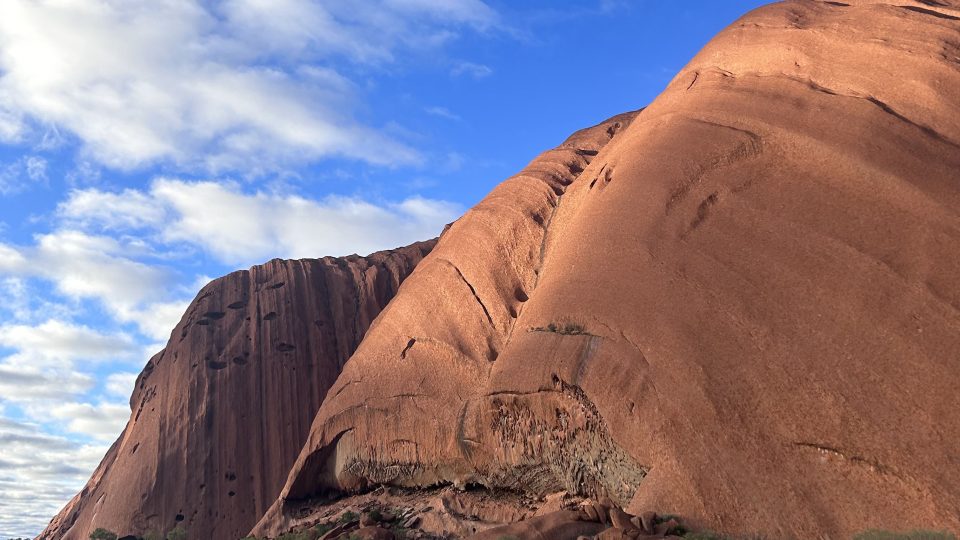 Horu Uluru si každý turista přeje vidět při západu slunce