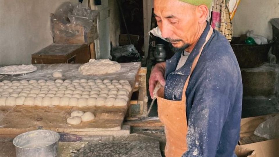 Tato pekárna v Lehu není určená pro turisty, ale nakupují tu místní