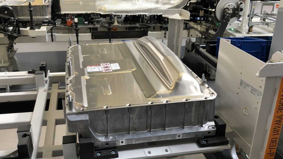 Výroba hybridního modelu Superb iV v Kvasinách