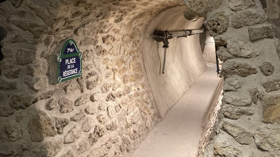 I v pařížském podzemí jsou ulice pojmenovány, nesou stejné jméno jako ty na povrchu