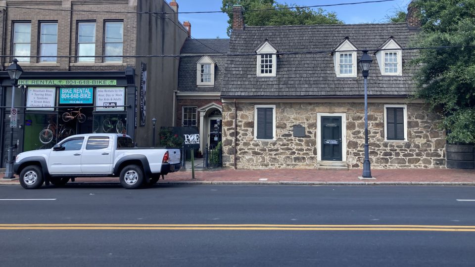 Muzeum E. A. Poea sídlí v nejstarším dochovaném kamenném domě v Richmondu