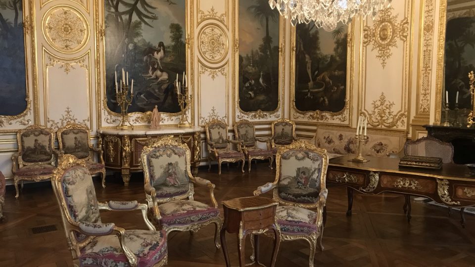 Panství Chantilly bylo navíc v majetku velmi známých francouzských šlechtických rodů. Posledním majitelem byl vévoda z Aumale
