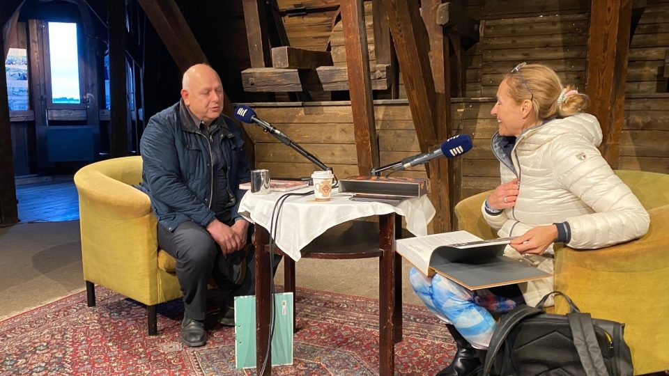 Podnikatel Martin Podzimek během rozhovoru s Lucií Výbornou