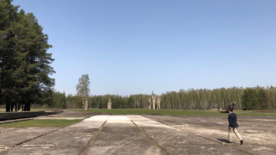 Místo, kde bylo během nacistické okupace zavražděno 25 tisíc Židů nejen z Lotyšska leží nedaleko města Salaspils