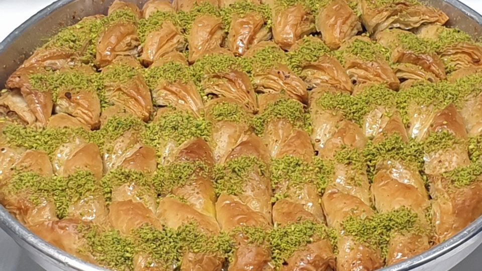 Zelená barva je nezbytnou součástí cukrovinek v tureckém Gaziantep