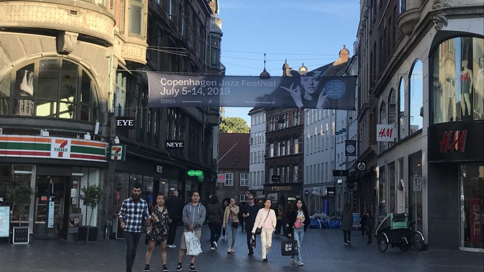 Jazzový taneční festival na kodaňském náměstí Kultorvet
