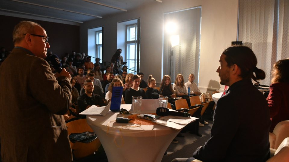 Třetí debata k projektu Rozděleni svobodou se konala na půdě Fakulty sociálních věd Univerzity Karlovy v Praze