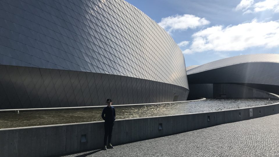 Akvárium Modrá planeta v Kodani je v moderní budově nedaleko letiště