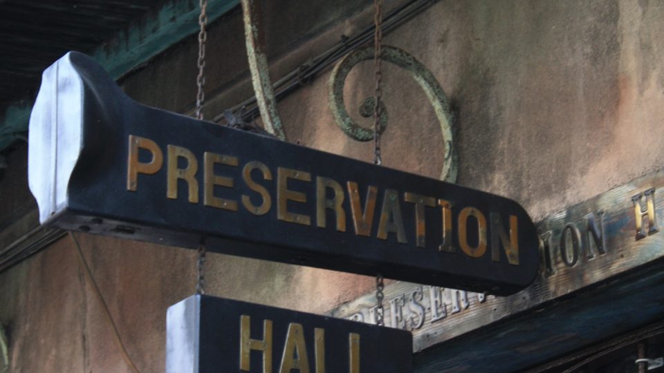 Preservation Hall sídlí na adrese St. Peter Street, č. p. 726