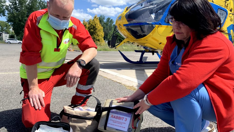 Zásoby plné krve v hradeckém vrtulníku záchranářů