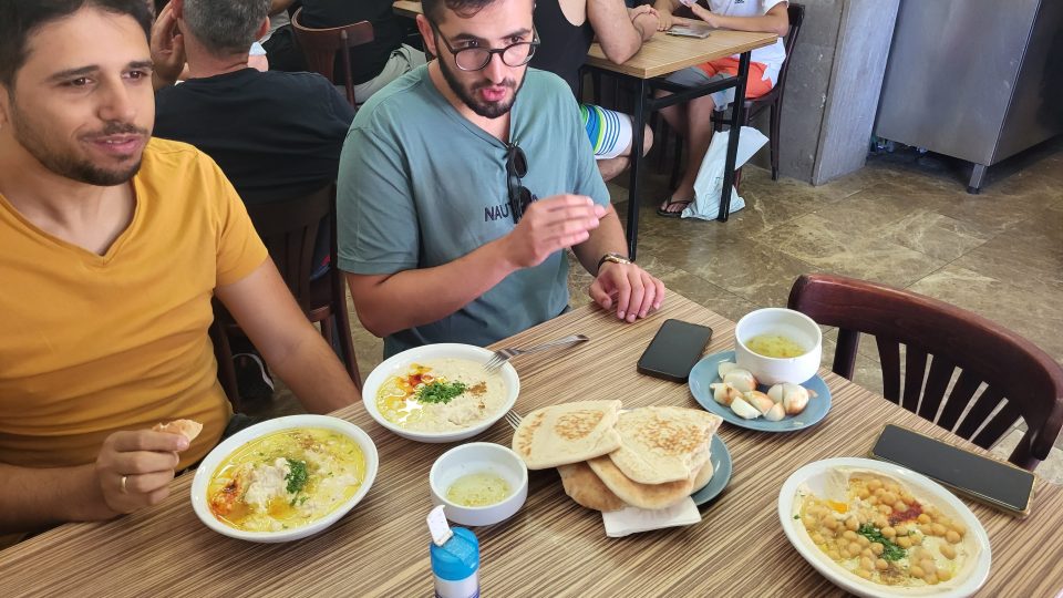 Nejlepší hummus dělá v Tel Avivu Abú Hasan