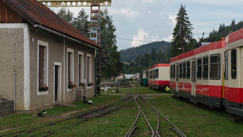 Malebné nádraží v Čiernom Balogu na středním Slovensku