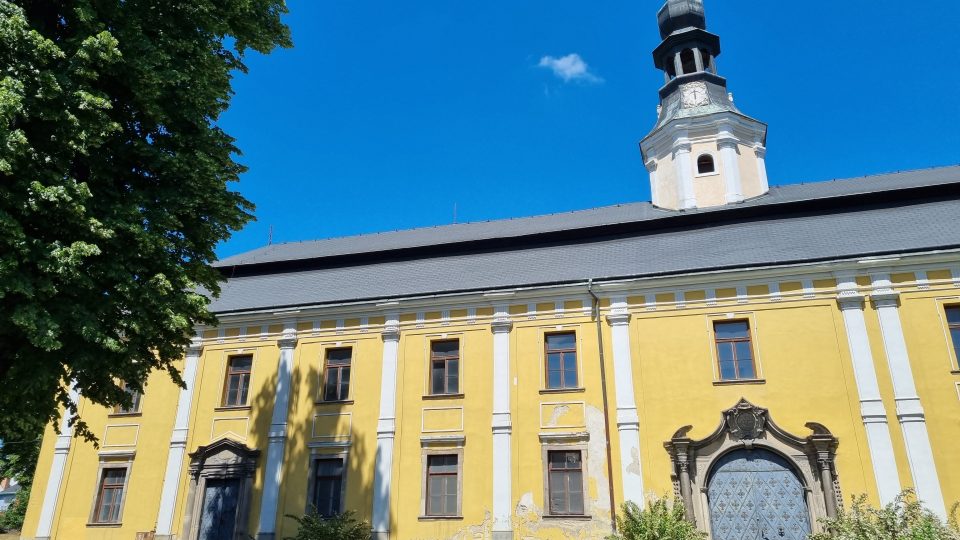 Bělovodský klášter patří dnes soukromému majiteli a není veřejnosti přístupný