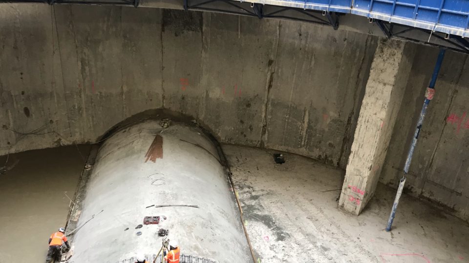 Betonová kopule: tunel, kterým budou jezdit soupravy až padesát metrů pod zemí