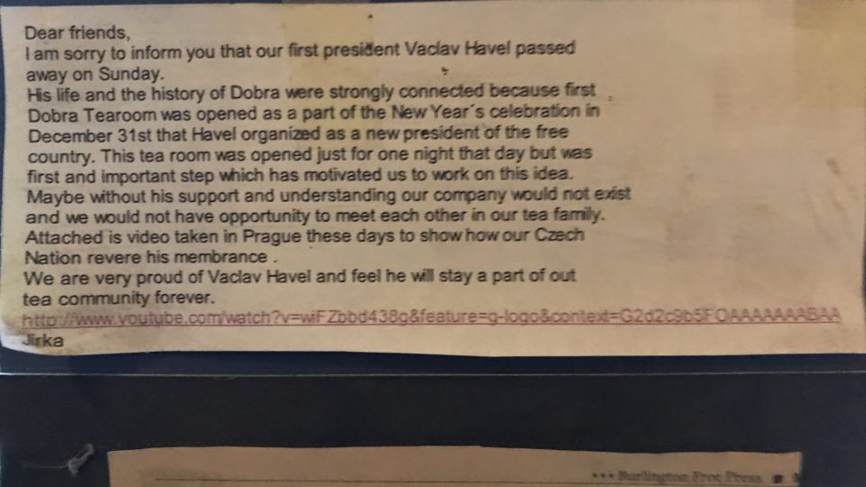 Článek, který v místních novinách vyšel, když první český prezident zemřel