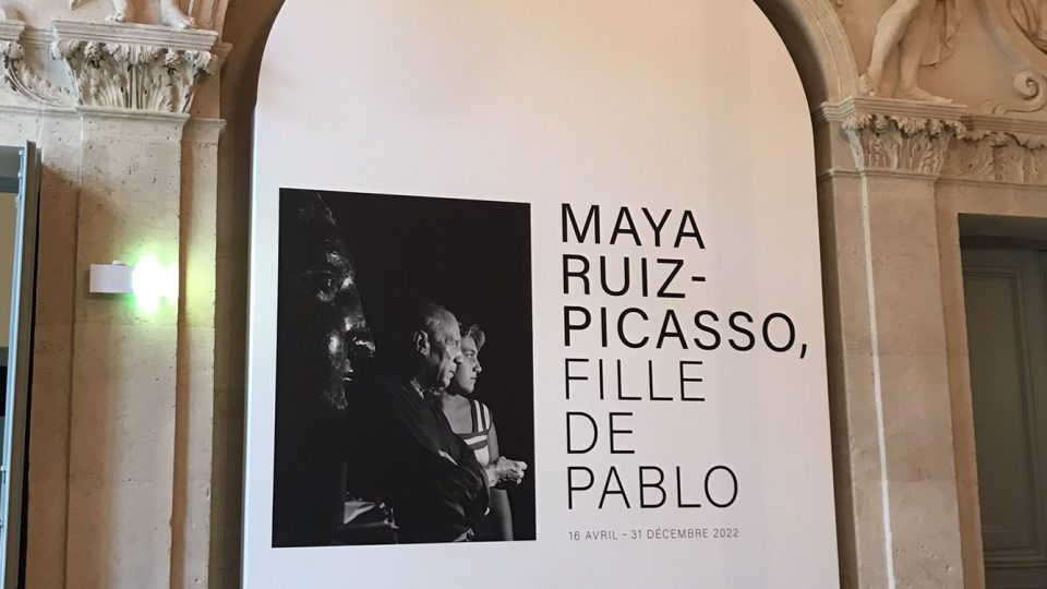 Pařížské Picassovo muzeum představuje výstavu věnovanou vztahu mezi tímto umělcem a jeho prvorozenou dcerou, Mayou