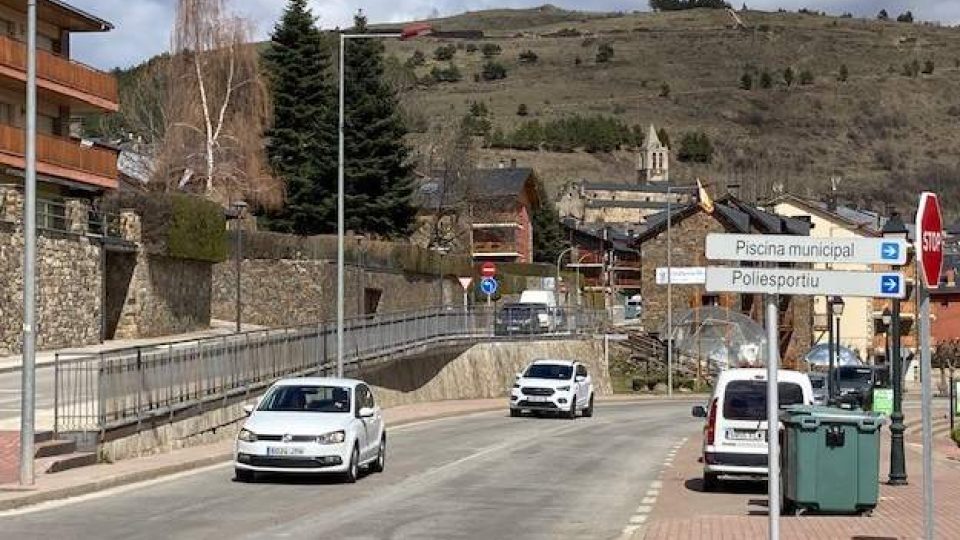 Llívií prochází jedna státní silnice, kterou spravuje španělské autonomní společenství Katalánsko