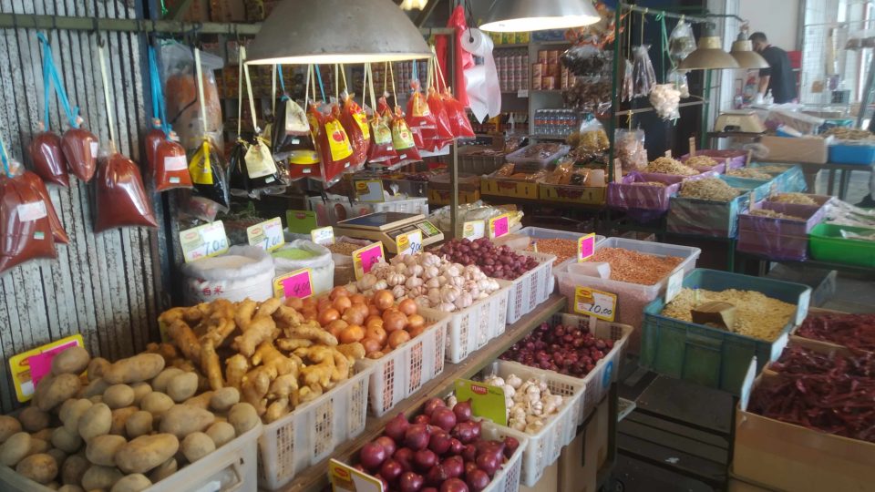 Ryby, rýže, koření, ovoce a zelenina - to jsou hlavní ingredience místní kuchyně na Borneu