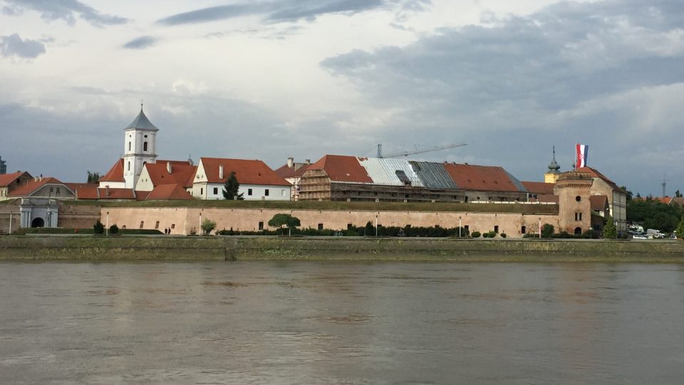 Kvůli své strategické poloze blízko hranice s Osmanskou říší byla na břehu řeky Drávy v Osijeku vybudována na začátku 18. století pevnost