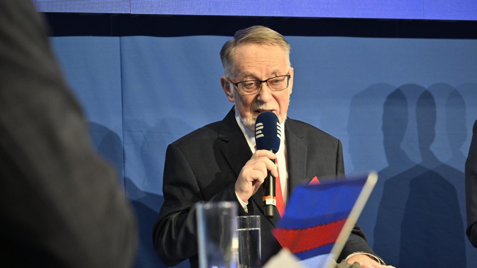 Prezidentský kandidát Jaroslav Bašta během prezidentské debaty v Českém rozhlase