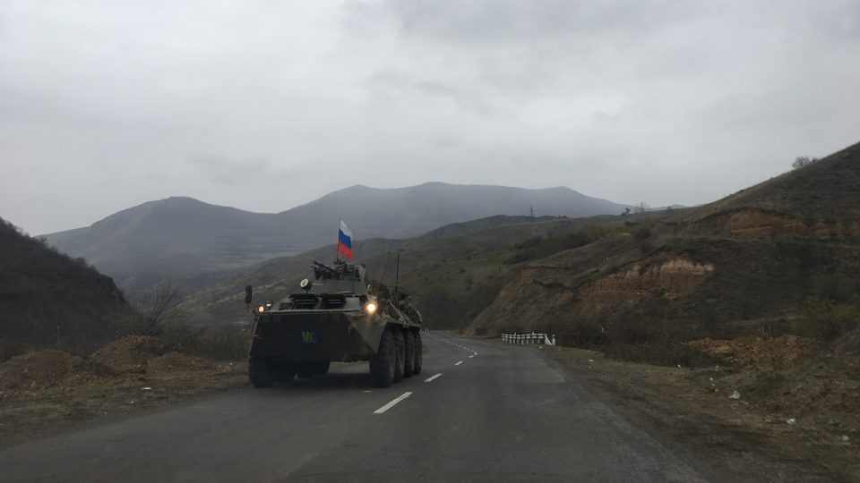 Na klid zbraní v Náhorním Karabachu dohlíží ruská armáda.