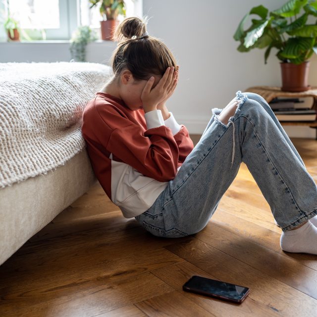 Když se mladí poprvé rozcházejí,  často to ovlivňuje nejen jejich náladu,  ale i každodenní fungování | foto: Shutterstock