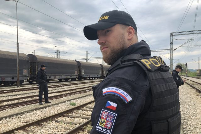 Reportéři Radiožurnálu navštívili také české policisty,  kteří hlídají hranice Makedonie | foto: Martin Pařízek,  Ondřej Vaňura,  Český rozhlas
