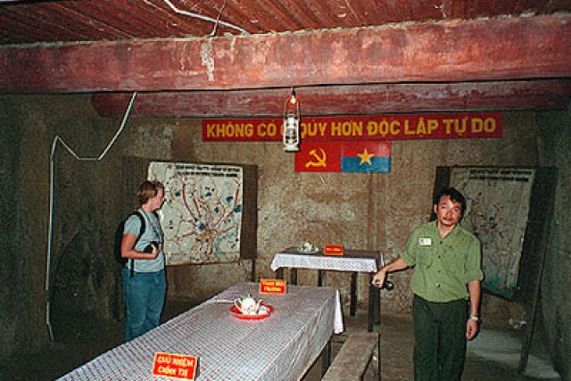 Velitelská místnost v tunelech Cu Chi | foto: licence Public Domain,  volné dílo,  Kevyn Jacobs