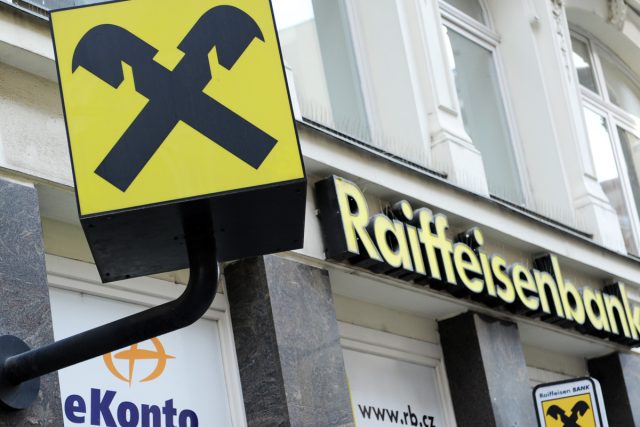 Raiffeisenbank  (ilustrační foto). | foto: Filip Jandourek