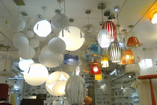 svítidla,  lustry,  lampy,  osvětlení,  design  (ilustrační foto) | foto: Eva Odstrčilová