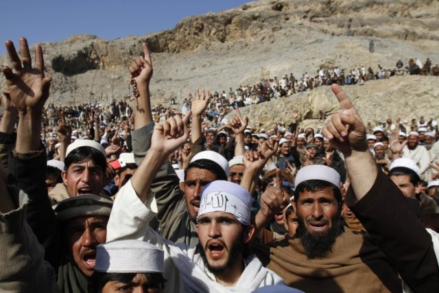 Afghánci protestují proti pálení Koránu | foto:  ČTK/AP,  Rahmat Gul,  ČTK