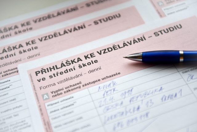 Příhláška na střední školy,  příjmací řízení  (ilustrační foto) | foto: Filip Jandourek