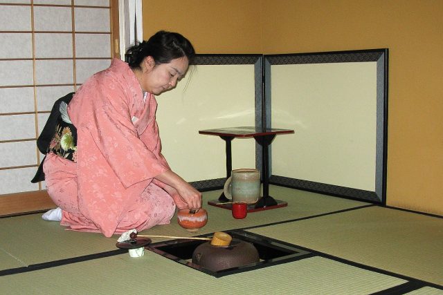 Japonci chodí s cizinci jak často se celebrity připojují