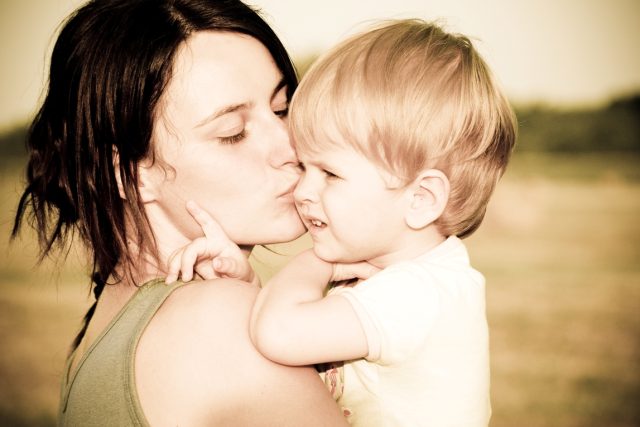 Matka s dítětem - ilustrační foto | foto:  Stock.xchng