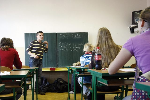 Kdy se žáci opět vrátí do škol?  (ilustrační foto) | foto: Filip Jandourek