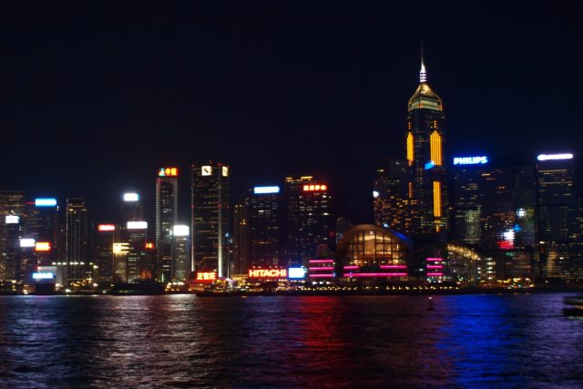 Výlet lodí nabízí tradiční pohled na Hongkong od moře | foto: Kateřina Procházková