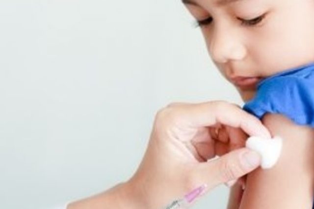 Očkovat proti chřipce by podle lékárnické komory mohli i proškolení lékárníci | foto: Free Digital Photos