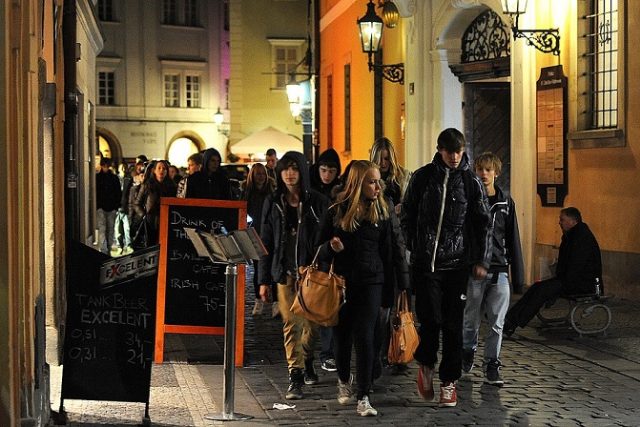 Noční starosta má mimo jiné za úkol snížit hluk v nočních ulicích Prahy | foto: Filip Jandourek