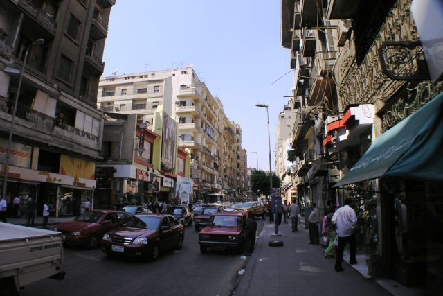 Káhira je rušné velkoměsto se vším všudy | foto: licence GNU Free Documentation License,  Daniel Mayer